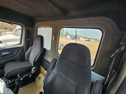 FREIGHTLINER Cascadia — foto 10