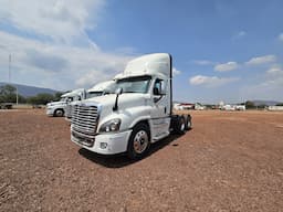 FREIGHTLINER Cascadia — foto 6