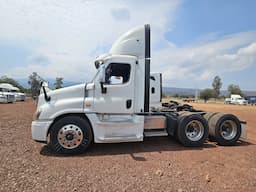 FREIGHTLINER Cascadia — foto 3
