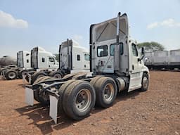 FREIGHTLINER Cascadia — foto 11
