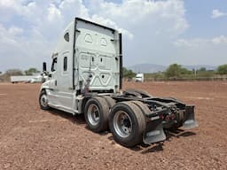 FREIGHTLINER Cascadia — foto 4
