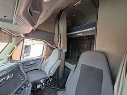 FREIGHTLINER Cascadia — foto 9