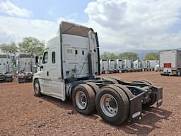 FREIGHTLINER Cascadia — foto 6