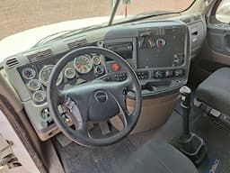 FREIGHTLINER Cascadia — foto 8