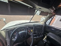 FREIGHTLINER Cascadia — foto 8