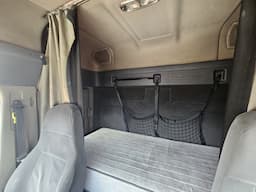 FREIGHTLINER Cascadia — foto 9