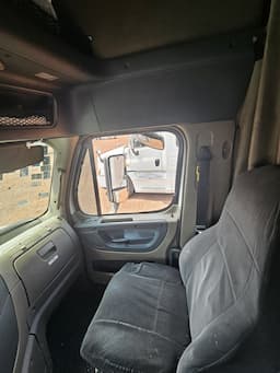 FREIGHTLINER Cascadia — foto 5