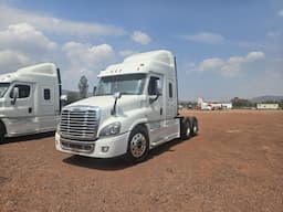 FREIGHTLINER Cascadia — foto 3