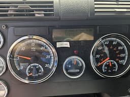 FREIGHTLINER Cascadia — foto 8