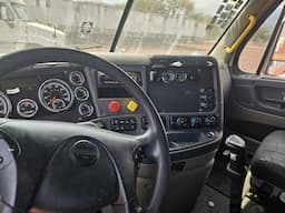 FREIGHTLINER Cascadia — foto 9
