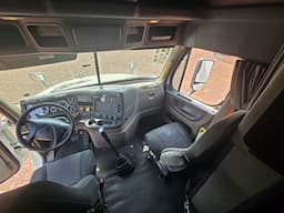 FREIGHTLINER Cascadia — foto 11