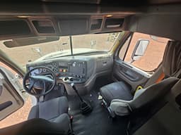 FREIGHTLINER Cascadia — foto 13