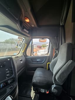 FREIGHTLINER Cascadia — foto 14