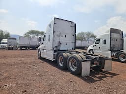 FREIGHTLINER Cascadia — foto 3