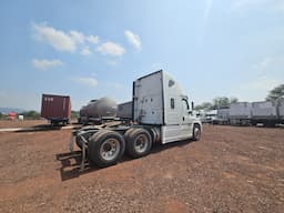 FREIGHTLINER Cascadia — foto 5