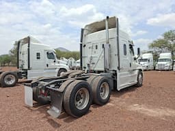 FREIGHTLINER Cascadia — foto 4