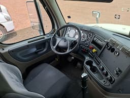FREIGHTLINER Cascadia — foto 10