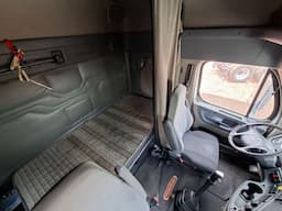 FREIGHTLINER Cascadia — foto 11