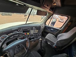 FREIGHTLINER Cascadia — foto 7