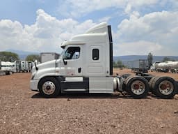 FREIGHTLINER Cascadia — foto 4