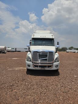 FREIGHTLINER Cascadia — foto 5
