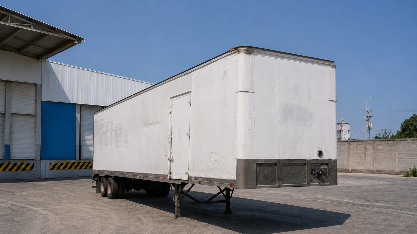 FRUEHAUF Caja Seca 40' 2005 — Vehículo comercial seminuevo certificado